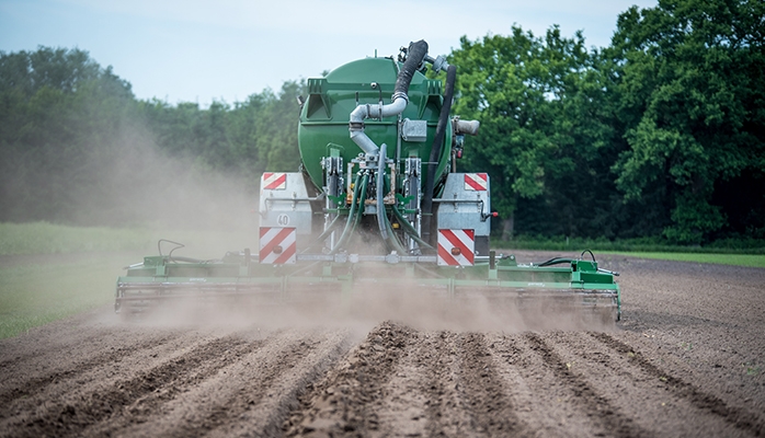 Le collectif des maires anti-pesticides attaque les textes sur les distances d'épandage de pesticides 